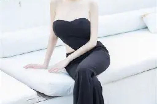 “耍大牌”被富婆贴脸开大口碑下滑是真性情还是低情商？