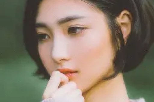 揭秘董宇辉“法不责辉”：假洋牌背后的真相与启示